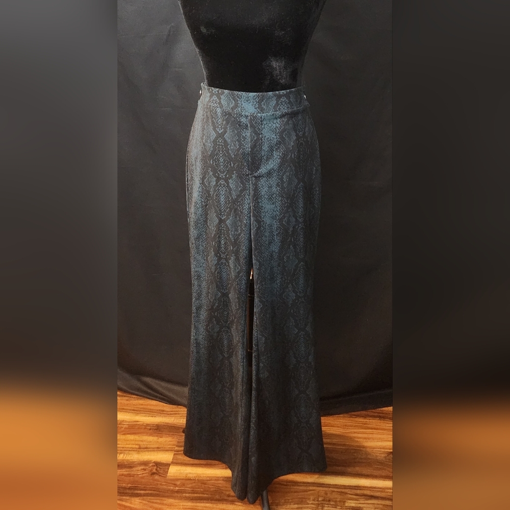 Iris Snakeskin Print Flare Leg Pants in Black/Teal Size S